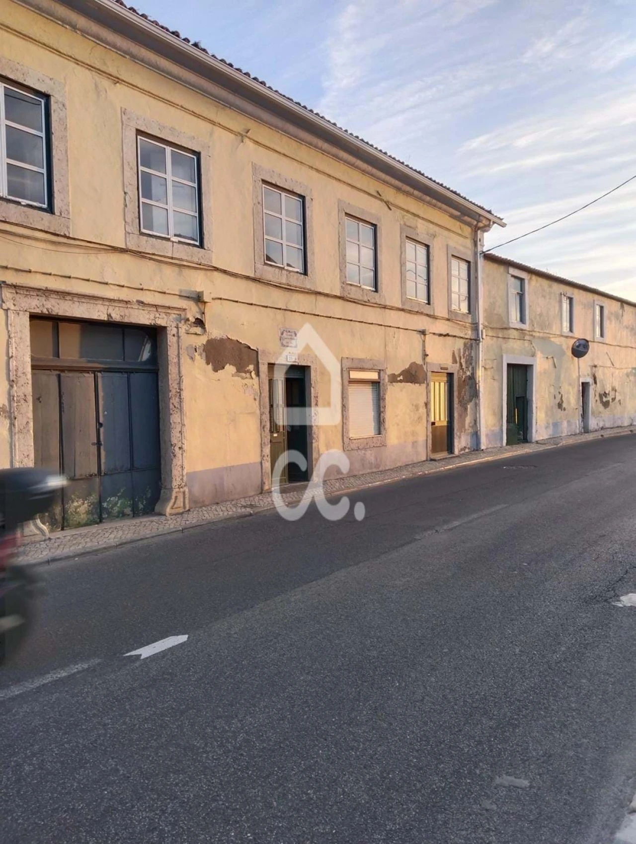 Prédio para Venda em Santo Antão e São Julião do Tojal Foto 1
