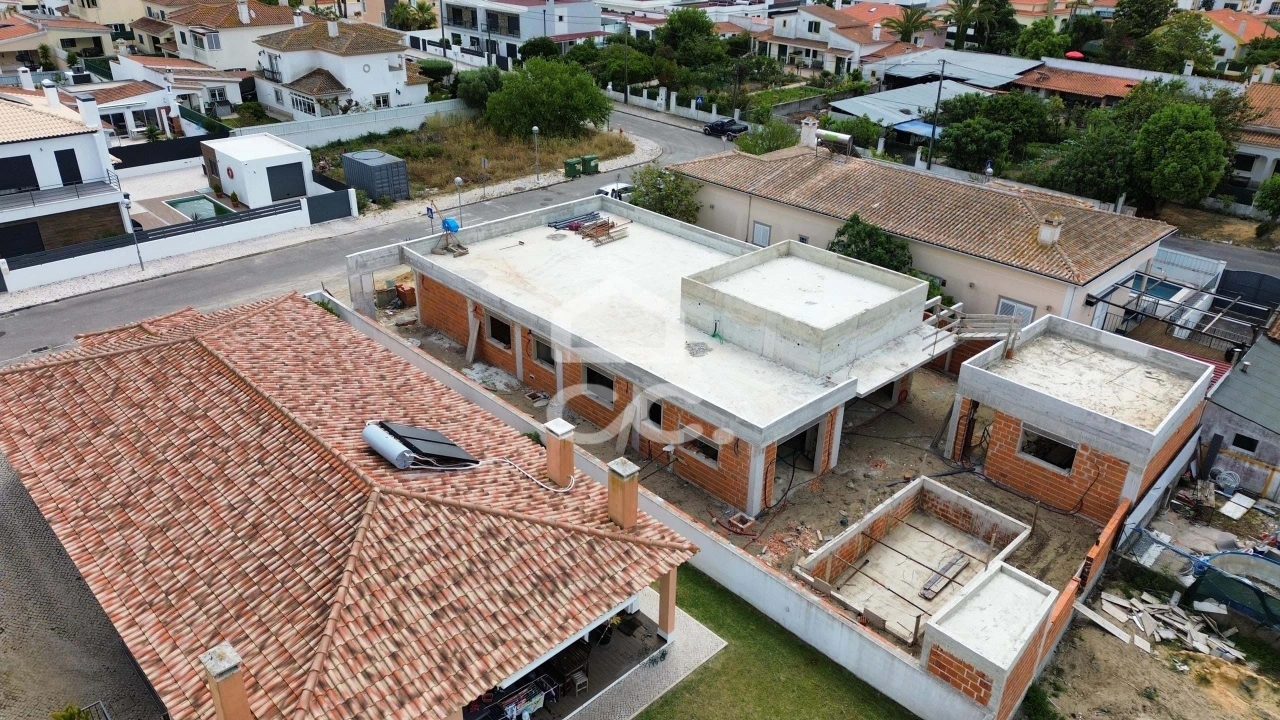 Moradia T5 para Venda em Azeitão (São Lourenço e São Simão) Foto 13