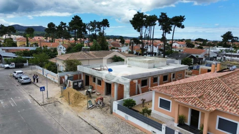 Moradia T5 para Venda em Azeitão (São Lourenço e São Simão)