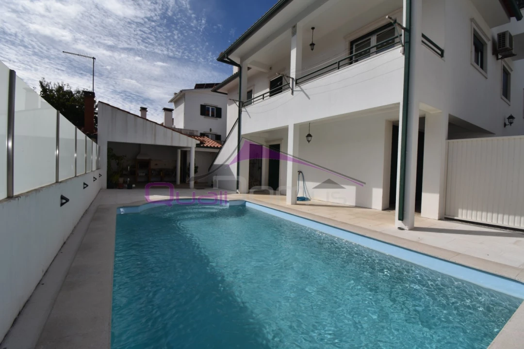 Moradia T4 para Venda em Vila Nova da Barquinha Foto 1