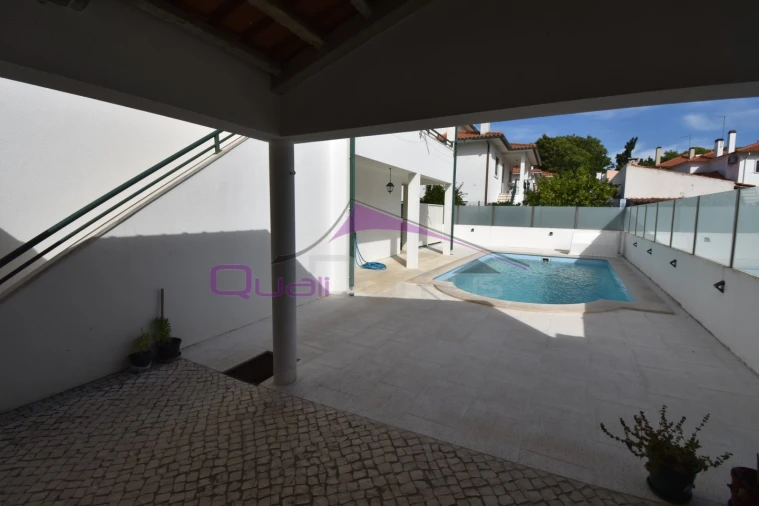 Moradia T4 para Venda em Vila Nova da Barquinha Foto 2