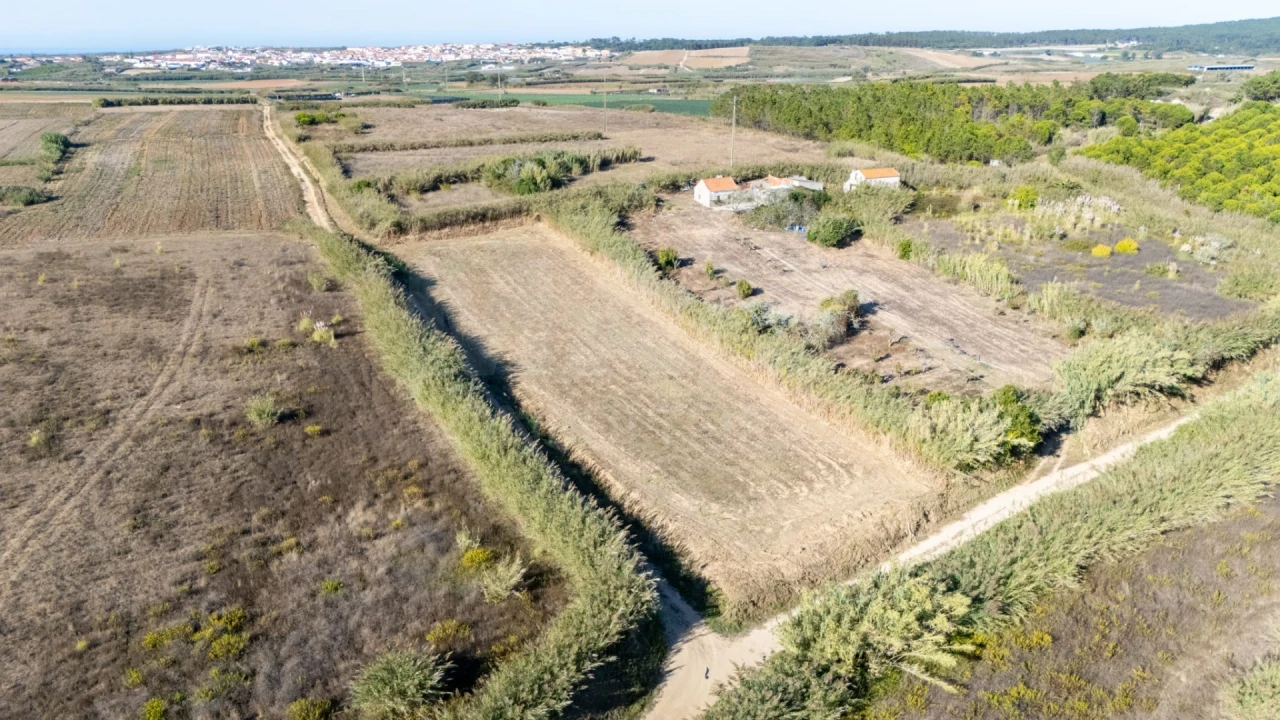 Terreno para Venda em Atouguia da Baleia Foto 2