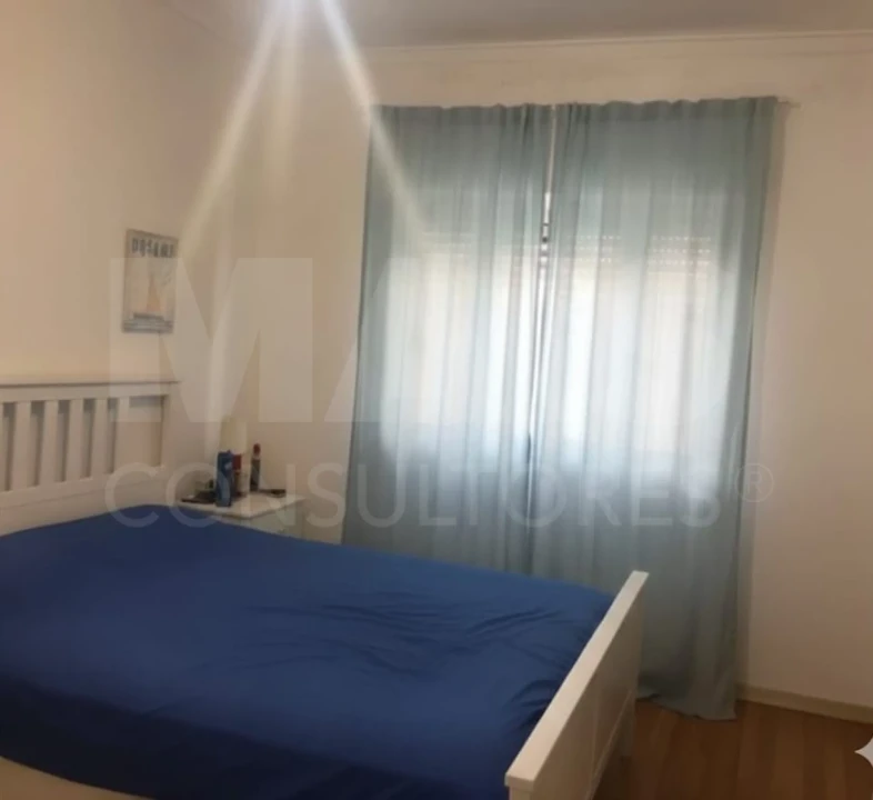 Apartamento T2 para Venda em Queluz e Belas Foto 1