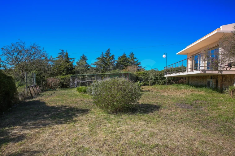 Moradia T3 para Venda em Arranho Foto 6