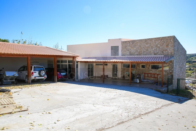 Moradia T3 para Venda em Arranho Foto 3