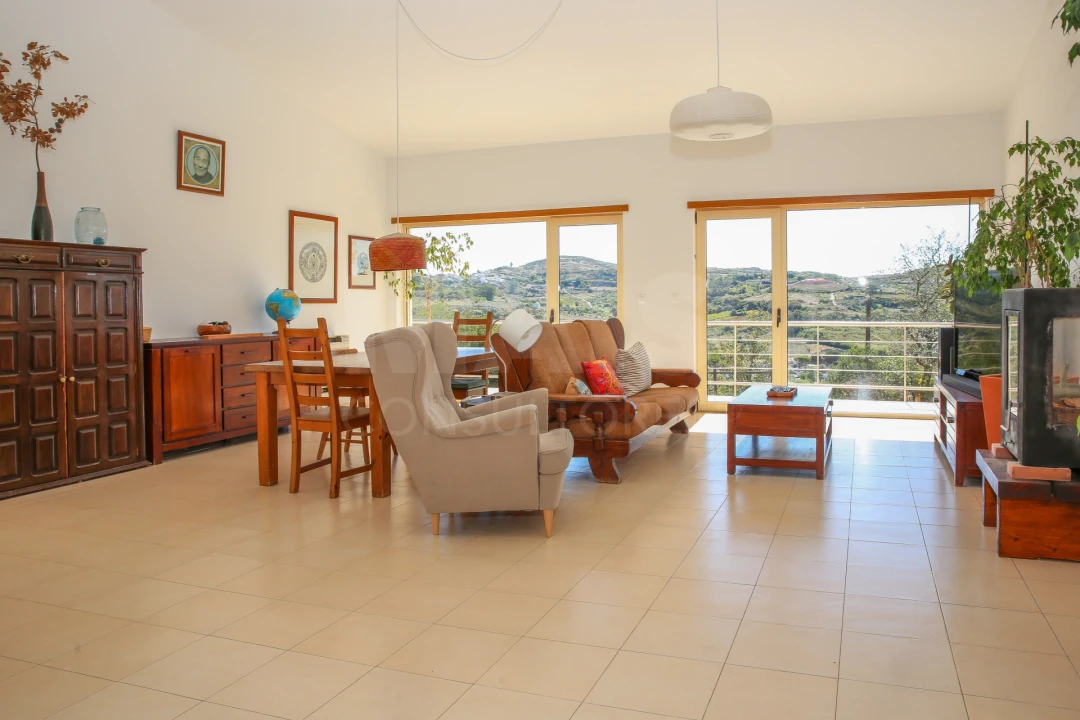 Moradia T3 para Venda em Arranho Foto 9