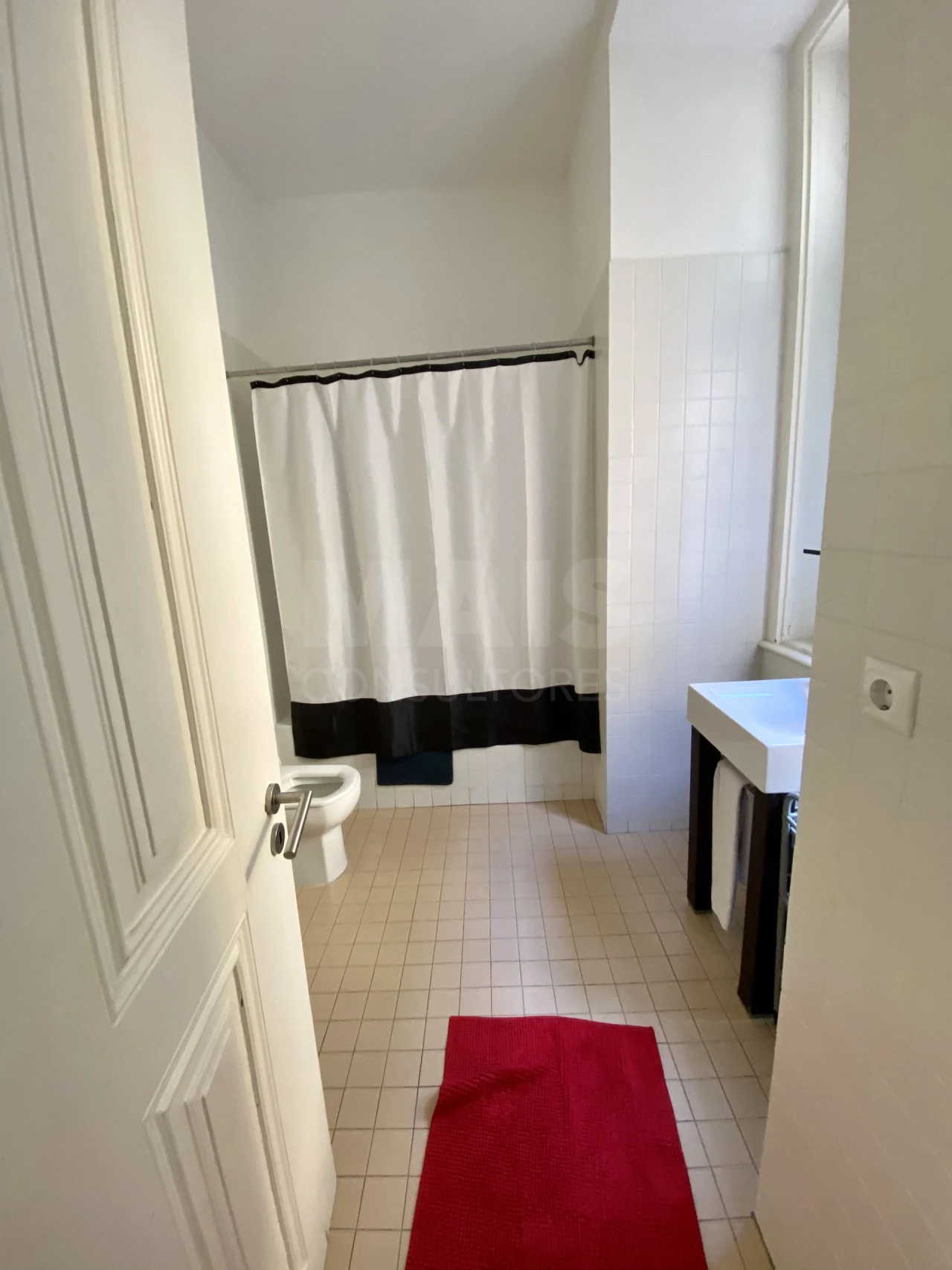 Apartamento T1 para Arrendamento em Misericórdia Foto 10