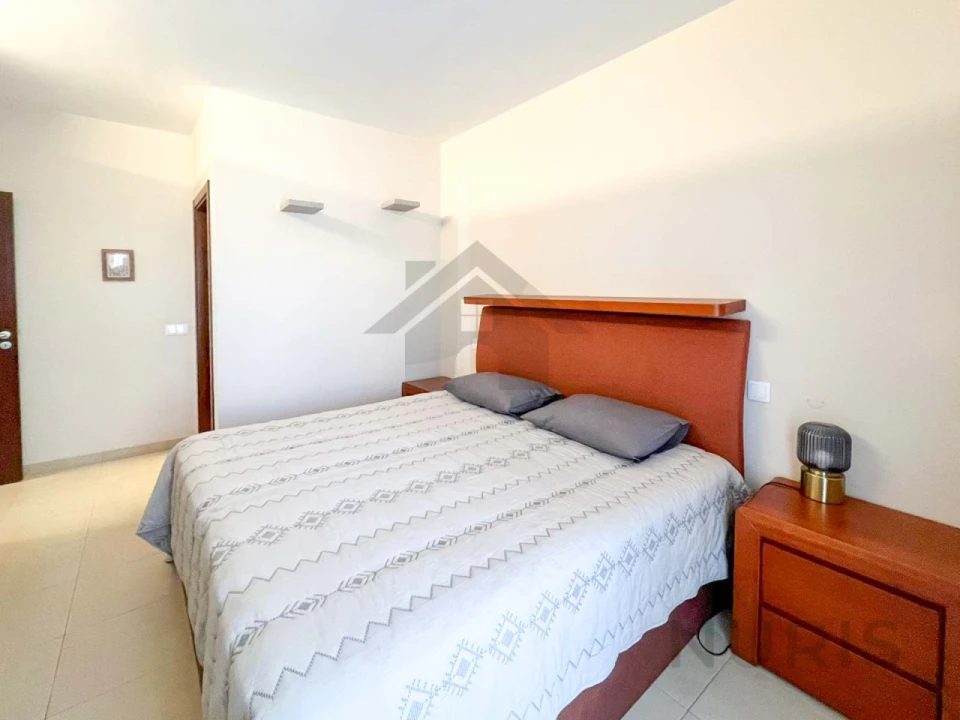 Apartamento T2 para Venda em Portimão Foto 18