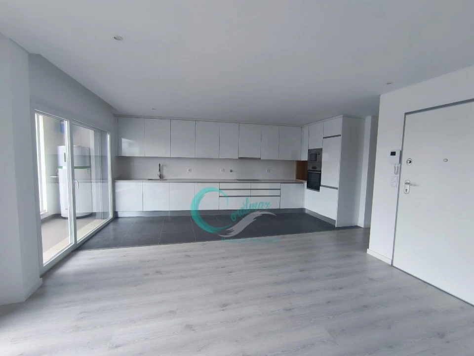 Apartamento T2 para Venda em Corroios Foto 3