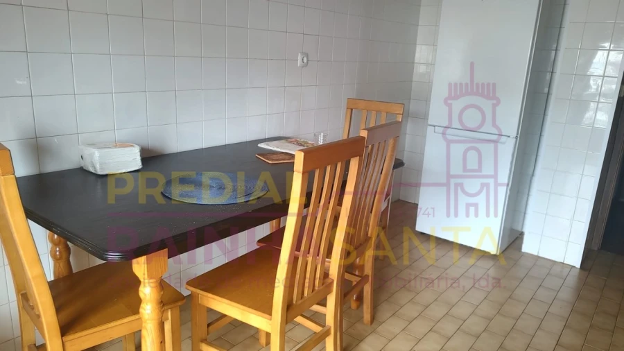 Quarto para Arrendamento em Santo Antonio dos Olivais Foto 10