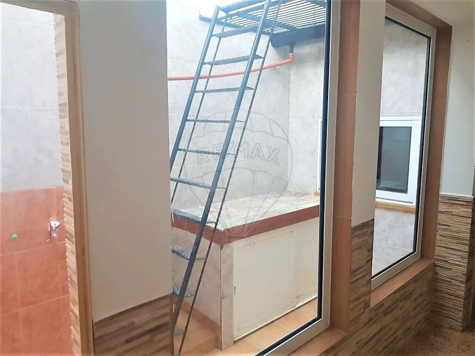 Apartamento T2 para Arrendamento em Évora (São Mamede, Sé, São Pedro e Santo Antão) Foto 12