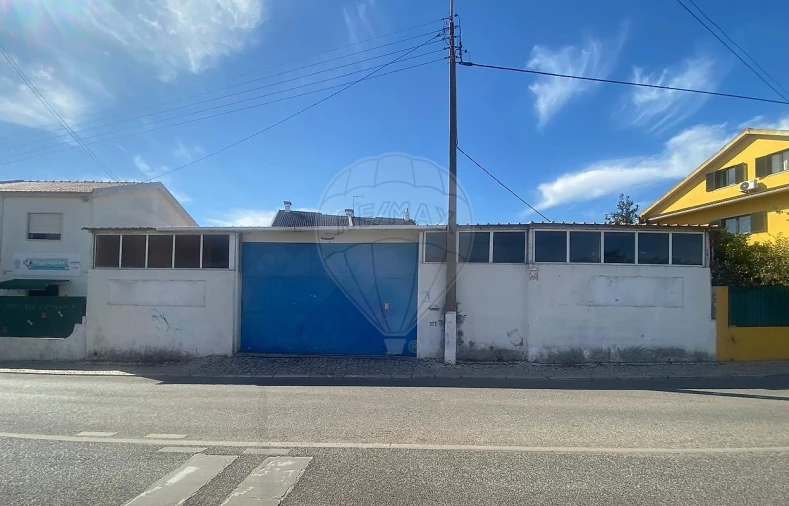 Armazém para Venda em São Domingos de Rana Foto 1