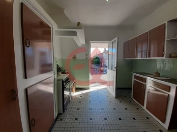 Moradia T3 para Venda em Vila de Punhe
