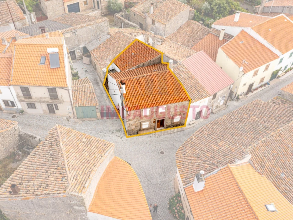 Moradia T4 para Venda em Escalhão Foto 2