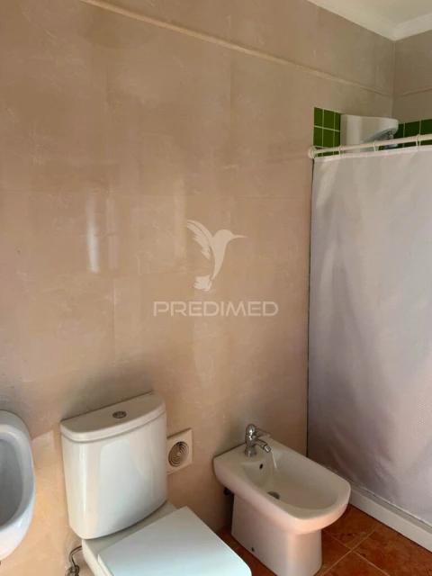 Moradia T4 para Venda em Santa Barbara de Nexe