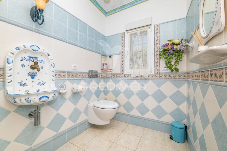 Moradia T5 para Venda em Souto Foto 16