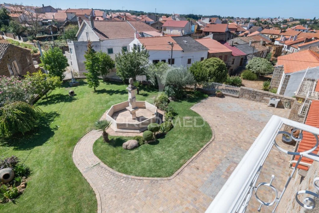 Moradia T5 para Venda em Souto Foto 8