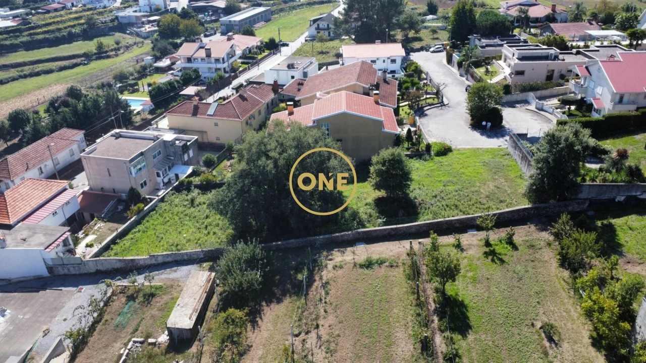 Terreno para Venda em Penamaior Foto 1