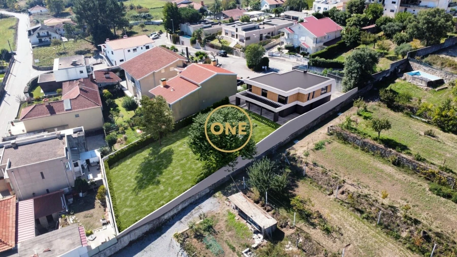 Terreno para Venda em Penamaior Foto 1