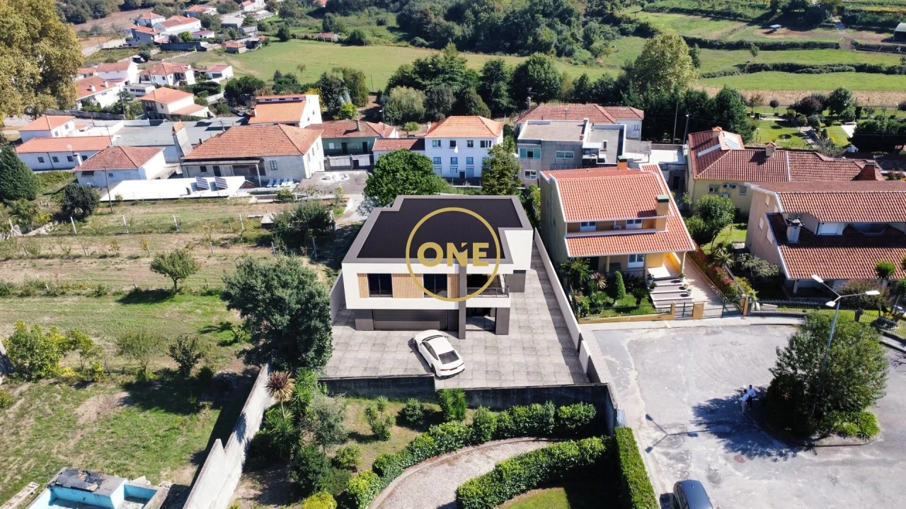 Terreno para Venda em Penamaior Foto 3