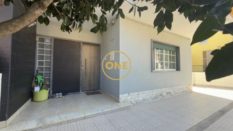 Moradia T4 para Venda em Algueirão-Mem Martins Foto 4