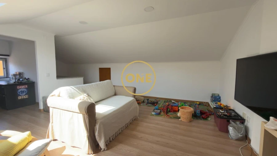 Moradia T4 para Venda em Algueirão-Mem Martins Foto 38