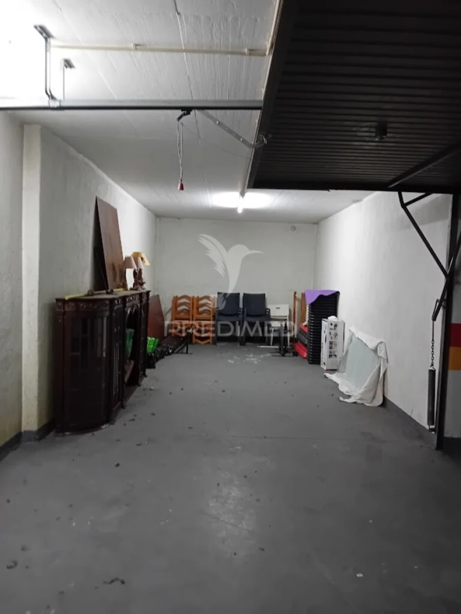 Garagem para Arrendamento em Odivelas Foto 2