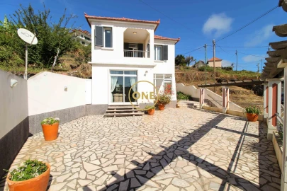 Moradia T4 para Venda em Arco da Calheta