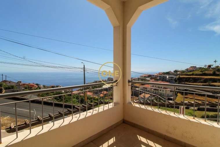 Moradia T4 para Venda em Arco da Calheta Foto 29