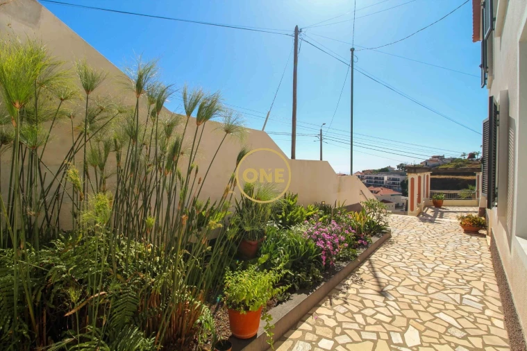Moradia T4 para Venda em Arco da Calheta Foto 53