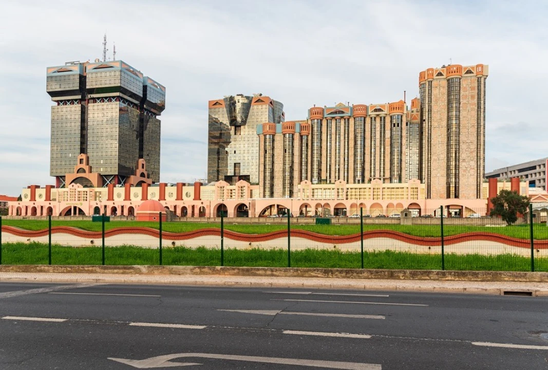 Apartamento T3 para Arrendamento em Campo de Ourique Foto 1