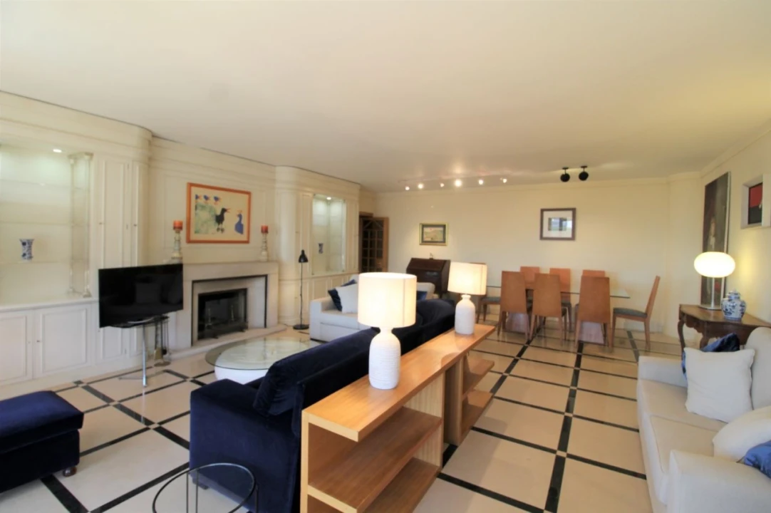 Apartamento T3 para Arrendamento em Campo de Ourique Foto 5