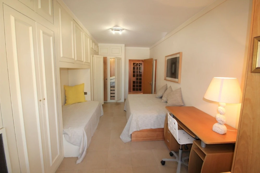 Apartamento T3 para Arrendamento em Campo de Ourique Foto 20