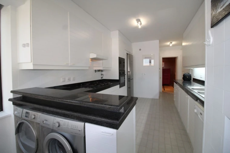 Apartamento T3 para Arrendamento em Campo de Ourique Foto 11