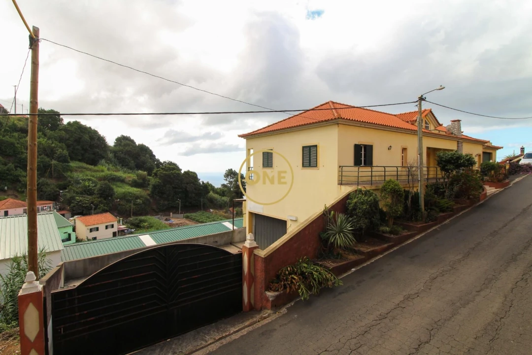 Moradia T3 para Venda em Canhas Foto 37