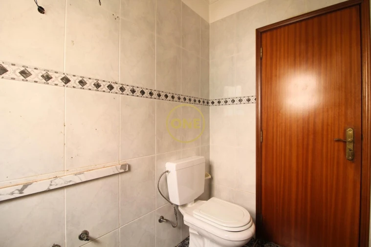 Moradia T3 para Venda em Canhas Foto 11