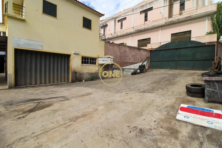 Moradia T3 para Venda em Canhas Foto 27