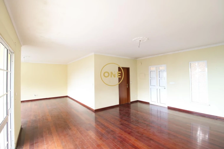 Moradia T3 para Venda em Canhas Foto 4