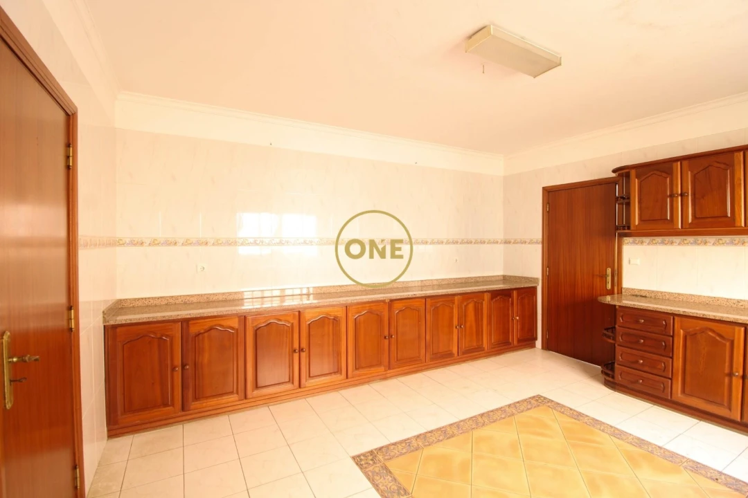 Moradia T3 para Venda em Canhas Foto 9