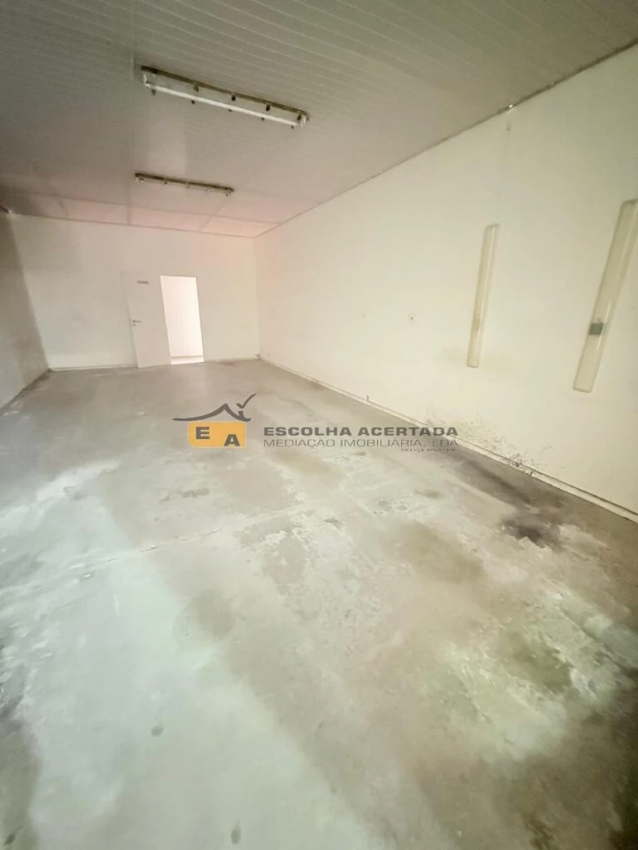 Armazém para Arrendamento em Fânzeres e São Pedro da Cova Foto 9