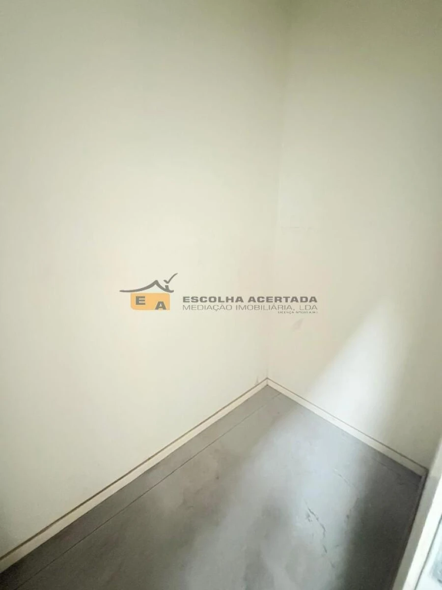 Armazém para Arrendamento em Fânzeres e São Pedro da Cova Foto 12