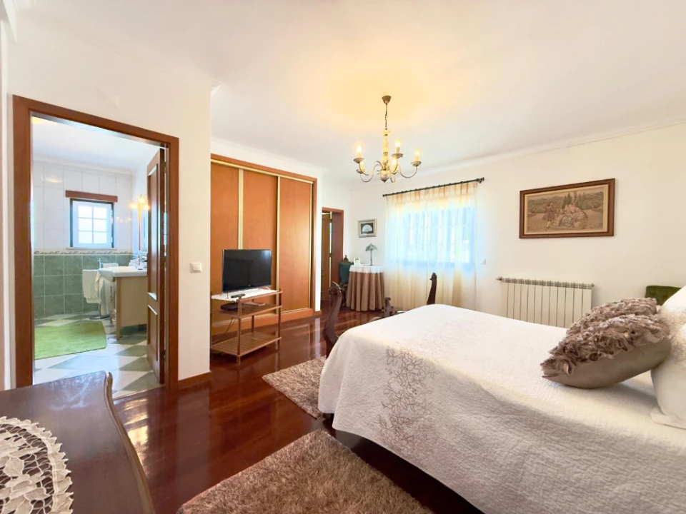 Moradia T5 para Venda em Cernache Foto 18