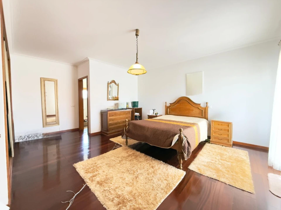 Moradia T5 para Venda em Cernache Foto 13