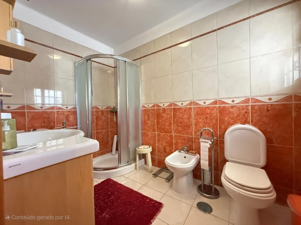 Moradia T5 para Venda em Cernache Foto 10