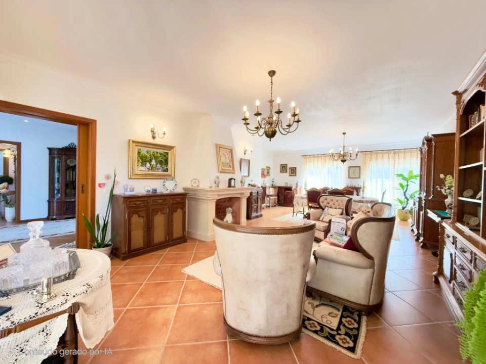 Moradia T5 para Venda em Cernache Foto 6