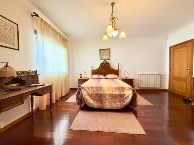 Moradia T5 para Venda em Cernache Foto 9