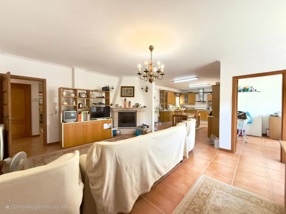 Moradia T5 para Venda em Cernache Foto 7