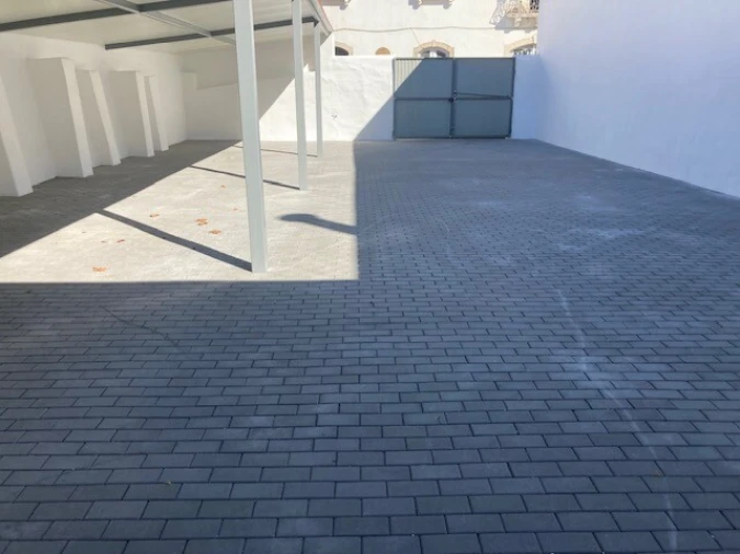 Armazém para Arrendamento em Santa Maria, São Pedro e Matacães