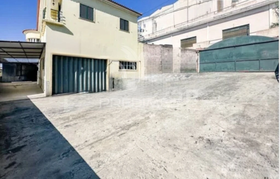 Moradia T3 para Venda em Canhas Foto 3