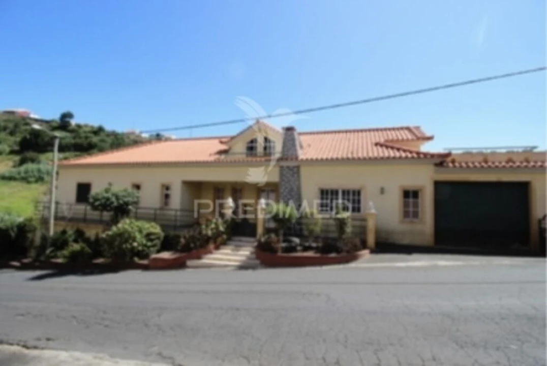 Moradia T3 para Venda em Canhas Foto 2